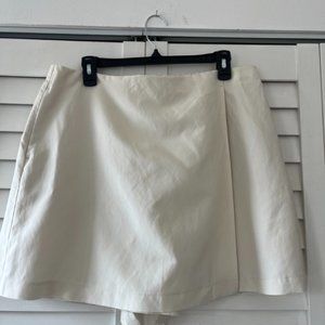 Uniqlo Off White Skort - XL